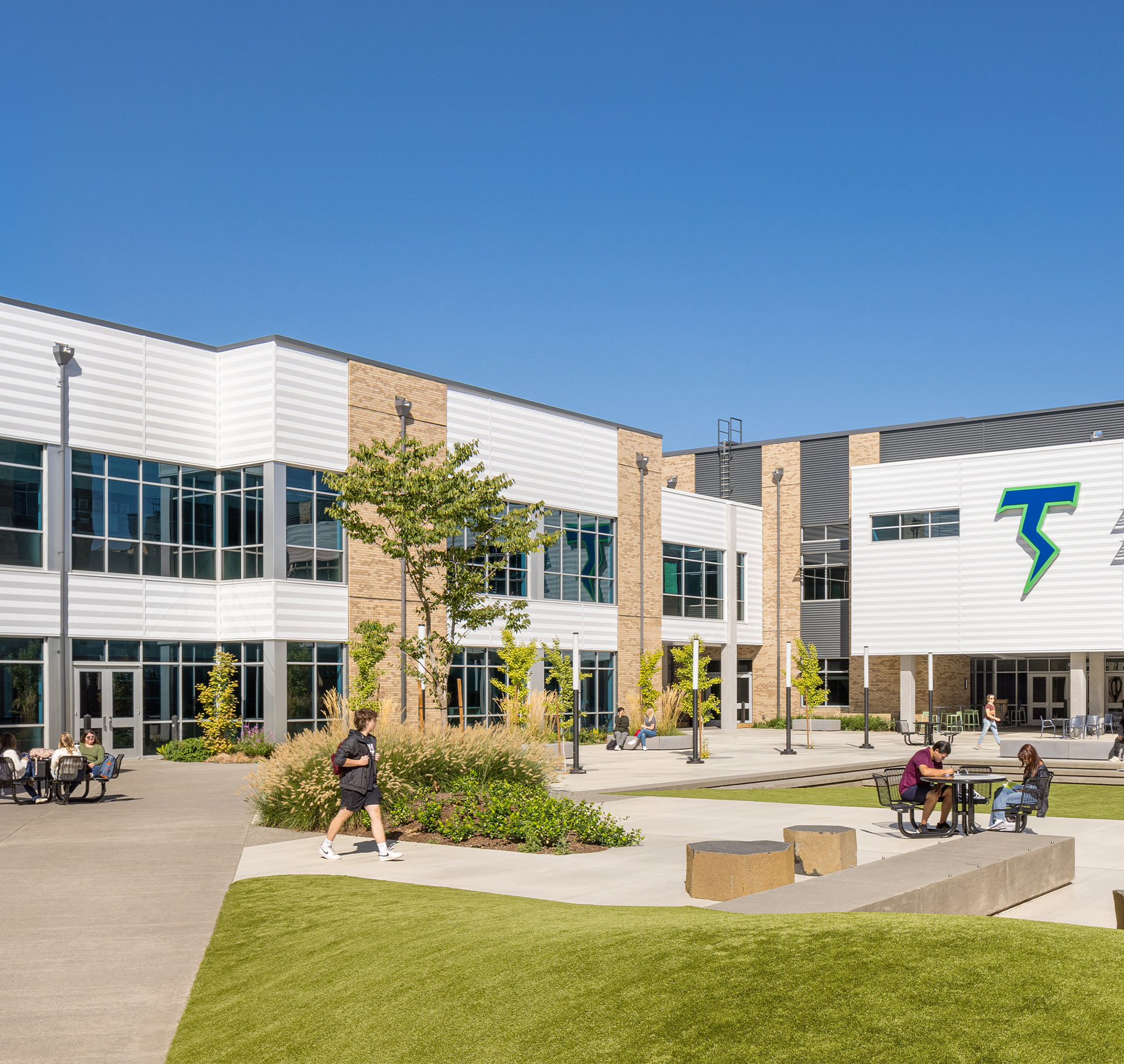 Evergreen Public Schools, Mountain View High School